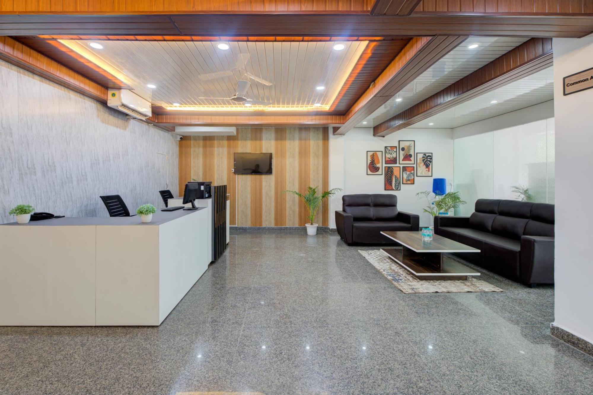 The Empire Studioz Hotel Golf Course Road Studio With Kitchen & Balcony One Horizon Center Paras Hospital Cyber City Γκουργκάον Εξωτερικό φωτογραφία